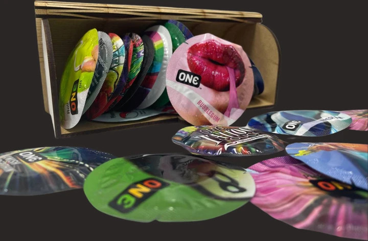 Набір презервативів One Special 30 шт у дерев'яній скриньці XL